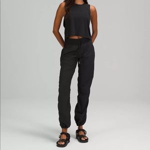 Lululemon Studio Mid-Rise Jogger black. Transitional ankle. Size 6. Brand New!